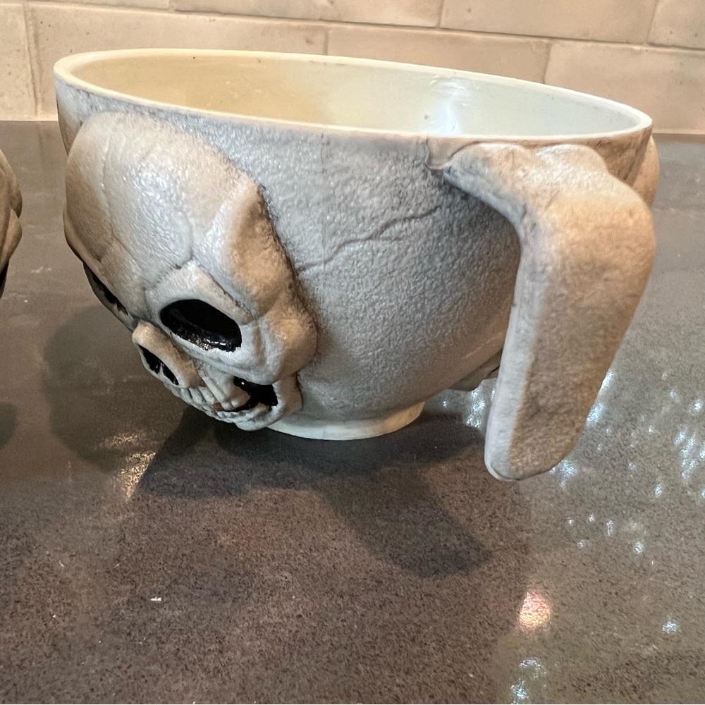 2 Skull Cups - Picture 4 of 10
